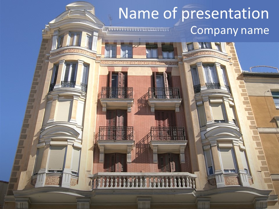 Capital Classic Spanish PowerPoint Template