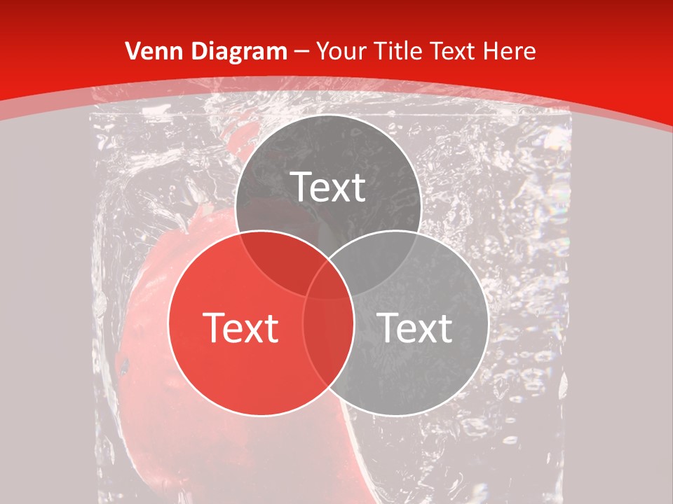 Manzana En Un Vaso Con Agua PowerPoint Template