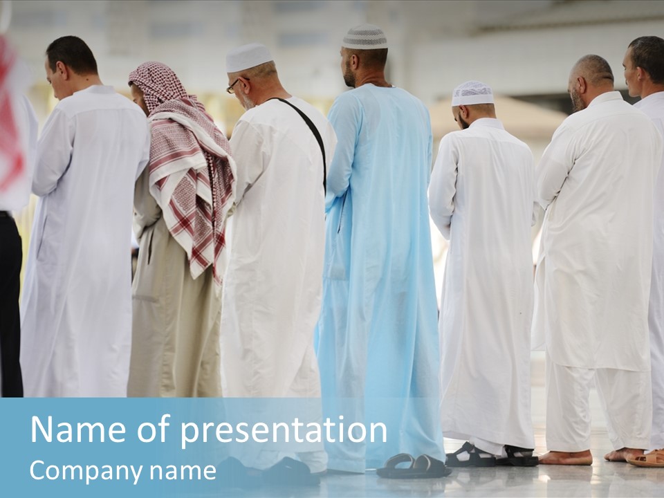 Congregation Umrah Islam PowerPoint Template