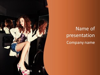 Corset Retro Look Reflexion PowerPoint Template