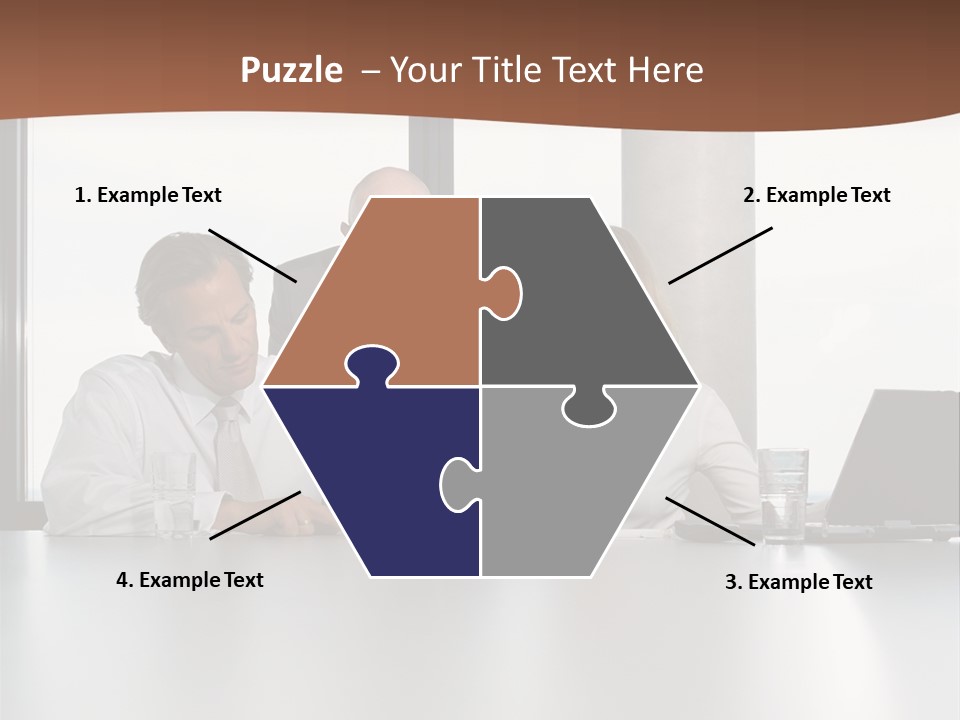Businessclass Midman Laptopcomputer PowerPoint Template