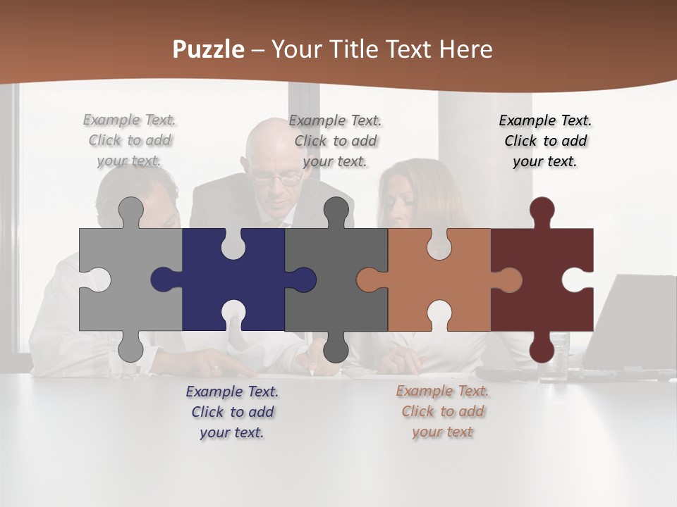 Businessclass Midman Laptopcomputer PowerPoint Template