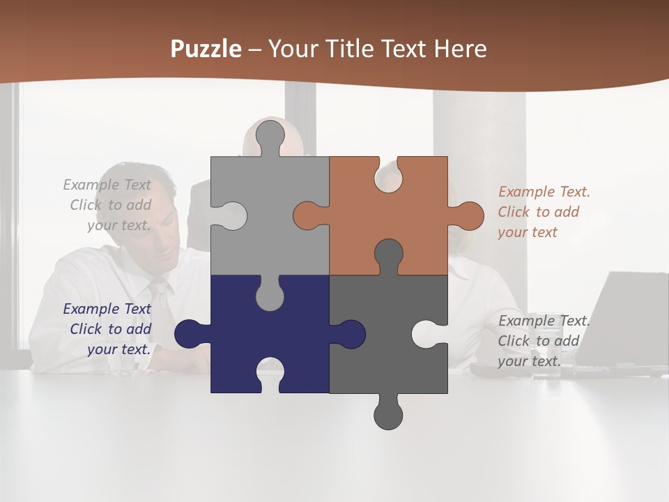 Businessclass Midman Laptopcomputer PowerPoint Template