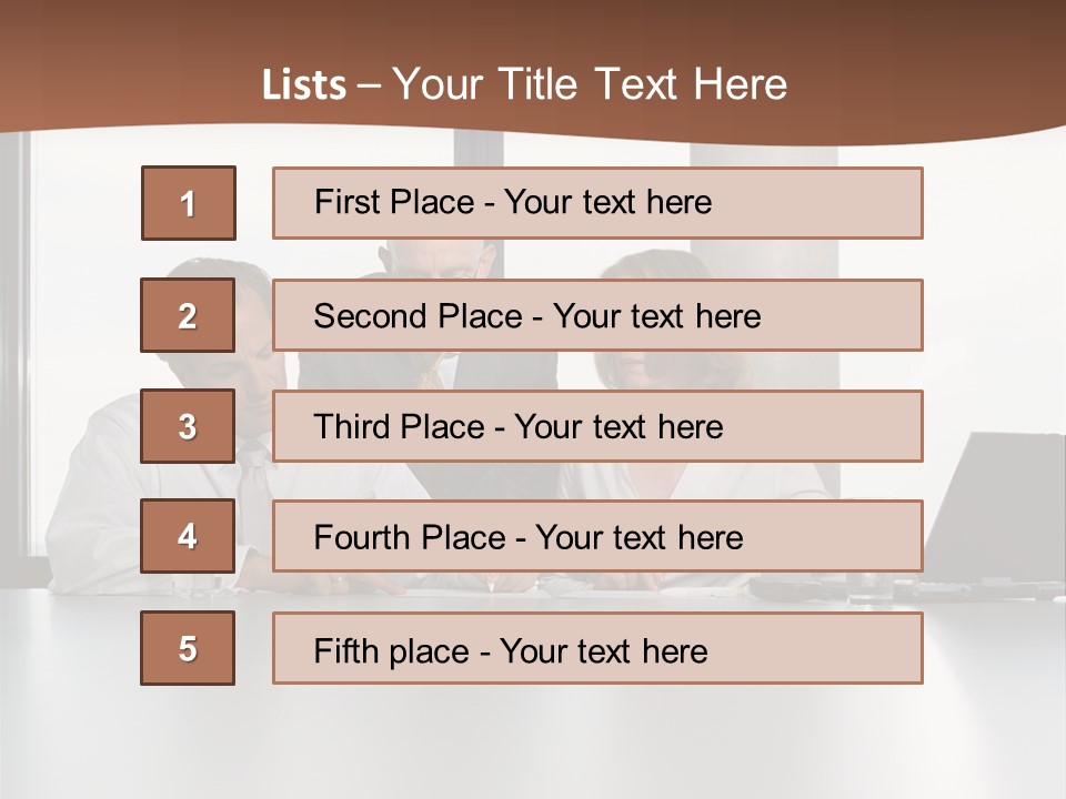 Businessclass Midman Laptopcomputer PowerPoint Template