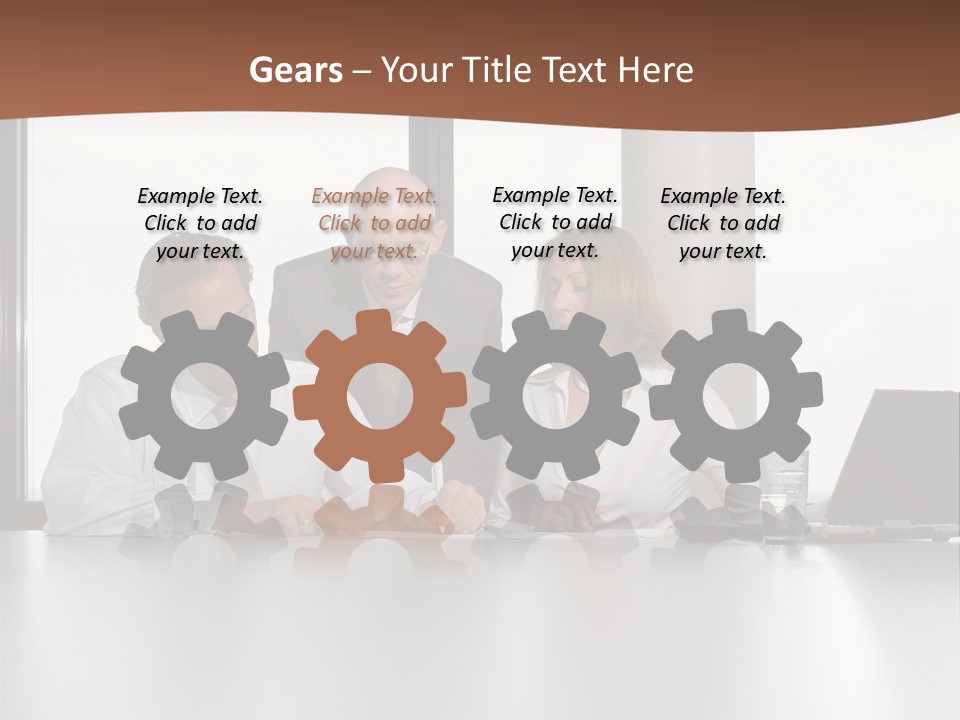 Businessclass Midman Laptopcomputer PowerPoint Template