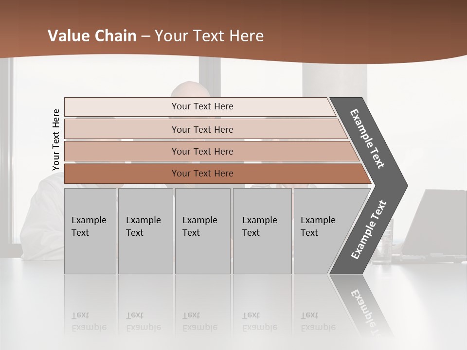 Businessclass Midman Laptopcomputer PowerPoint Template