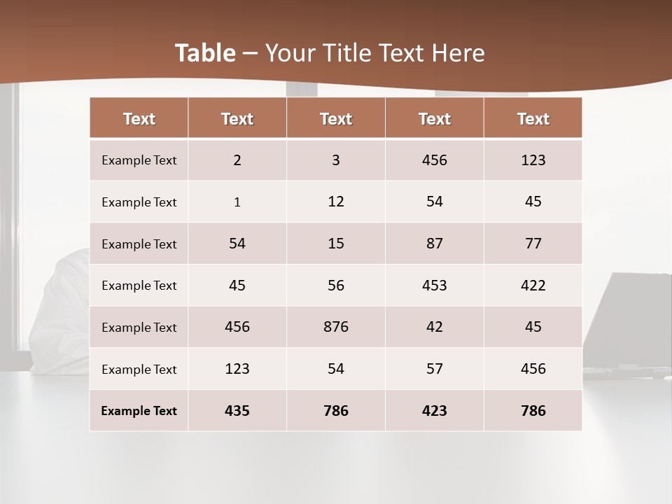 Businessclass Midman Laptopcomputer PowerPoint Template