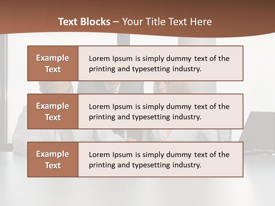 Businessclass Midman Laptopcomputer PowerPoint Template