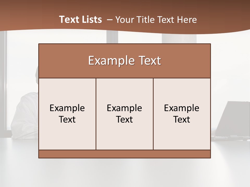 Businessclass Midman Laptopcomputer PowerPoint Template