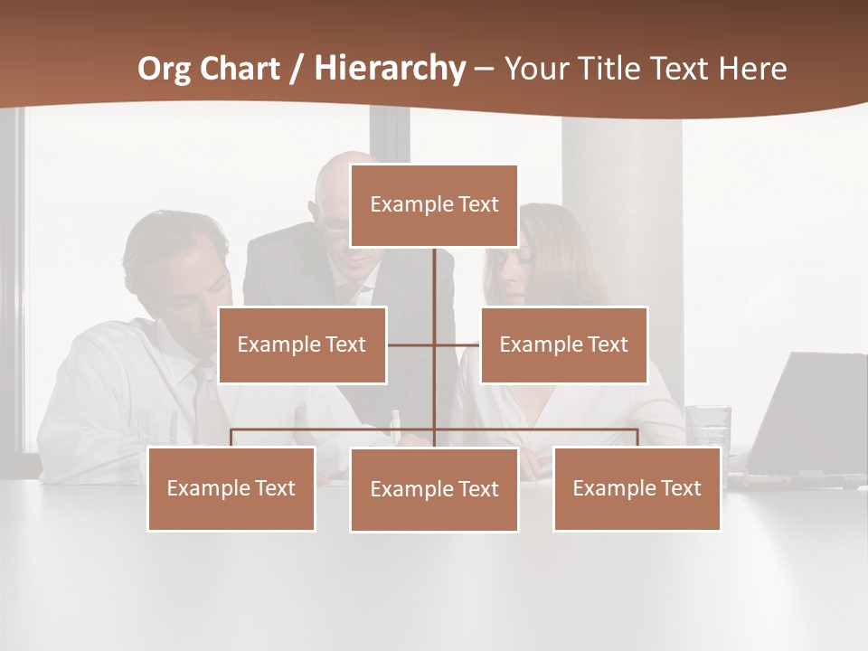 Businessclass Midman Laptopcomputer PowerPoint Template