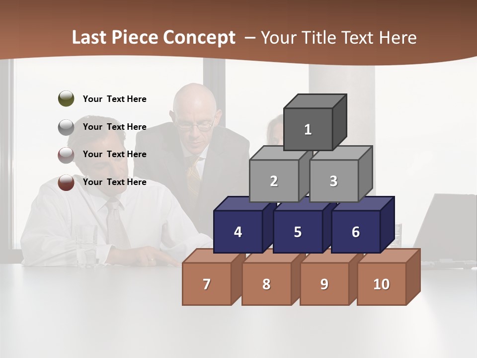 Businessclass Midman Laptopcomputer PowerPoint Template