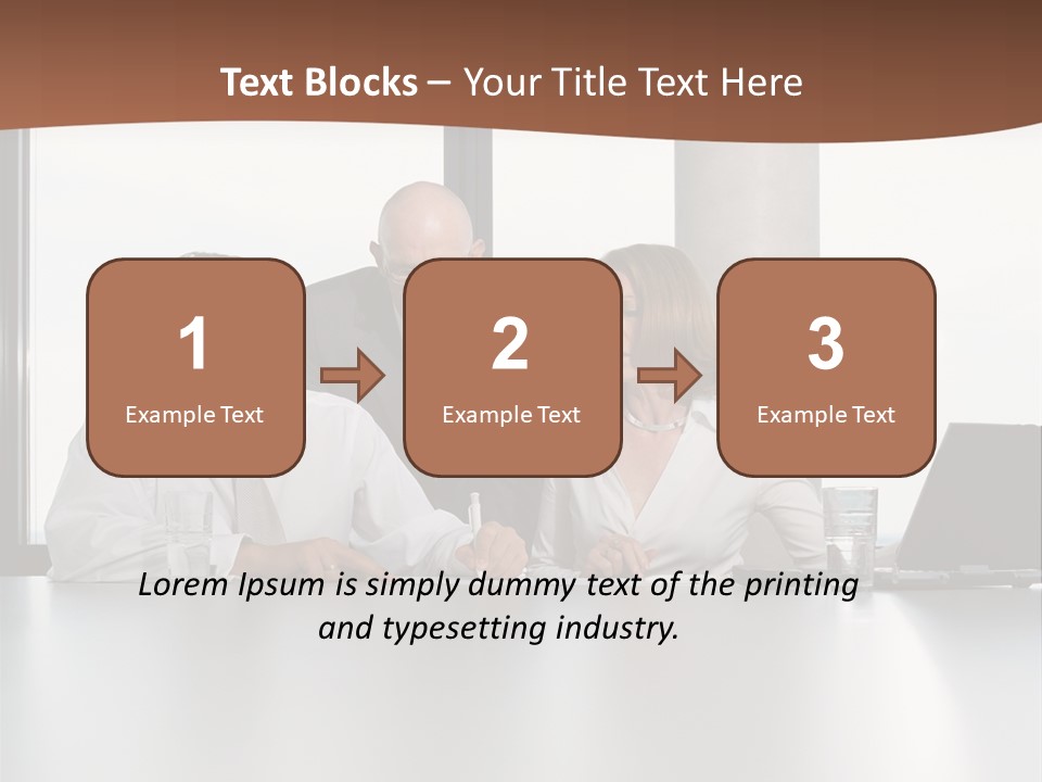 Businessclass Midman Laptopcomputer PowerPoint Template