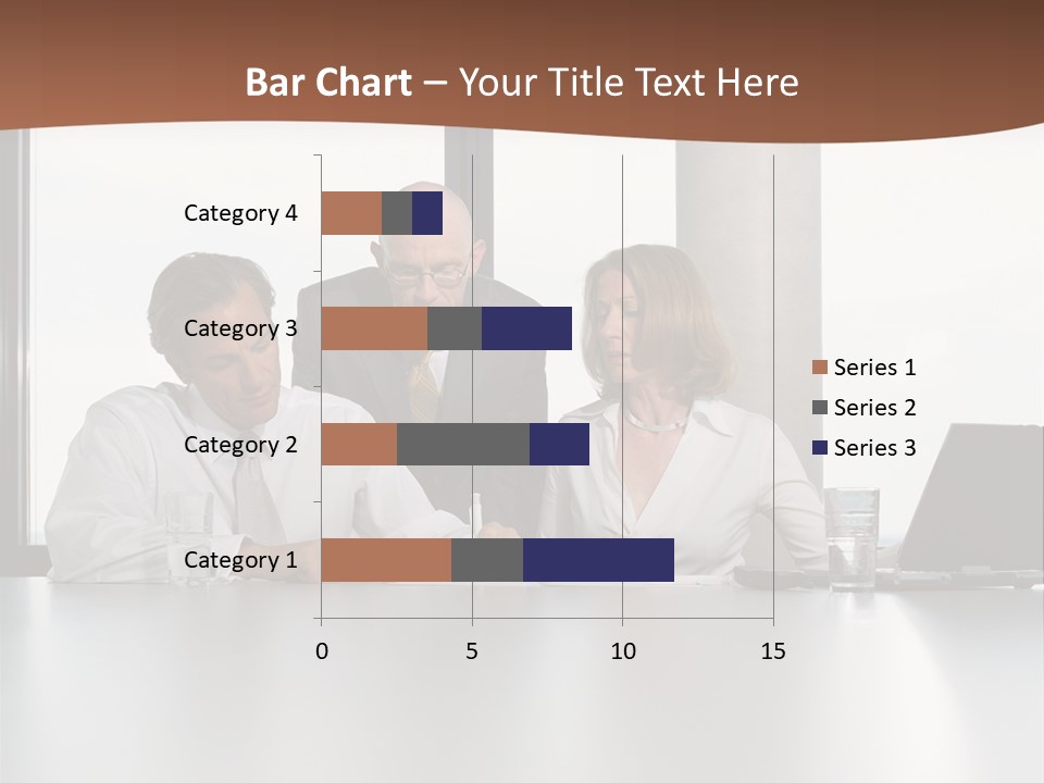 Businessclass Midman Laptopcomputer PowerPoint Template