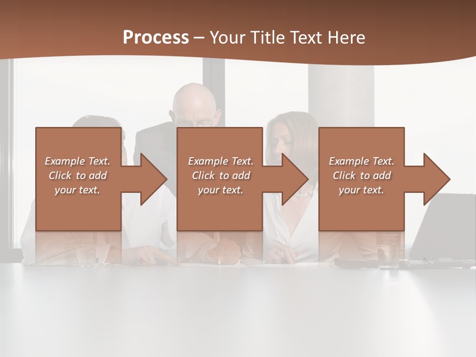 Businessclass Midman Laptopcomputer PowerPoint Template