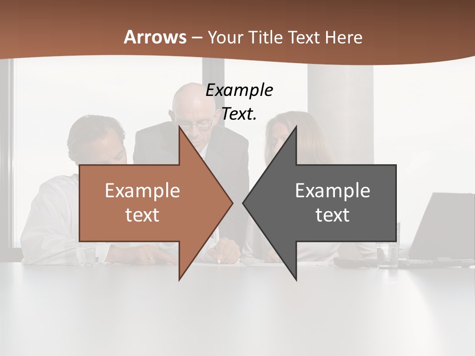 Businessclass Midman Laptopcomputer PowerPoint Template