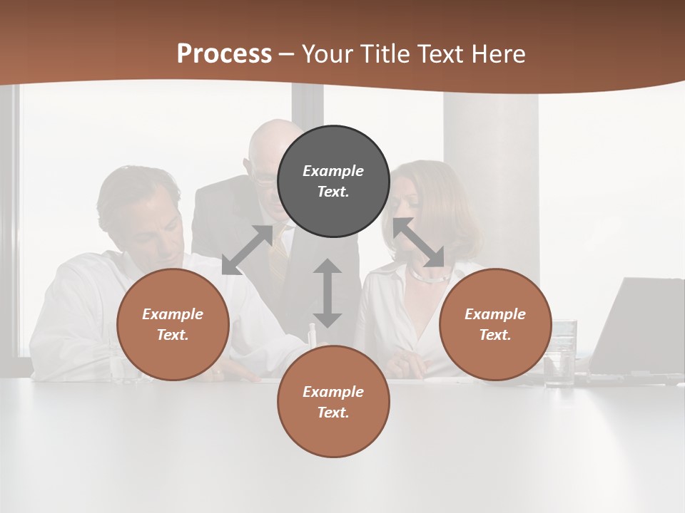 Businessclass Midman Laptopcomputer PowerPoint Template