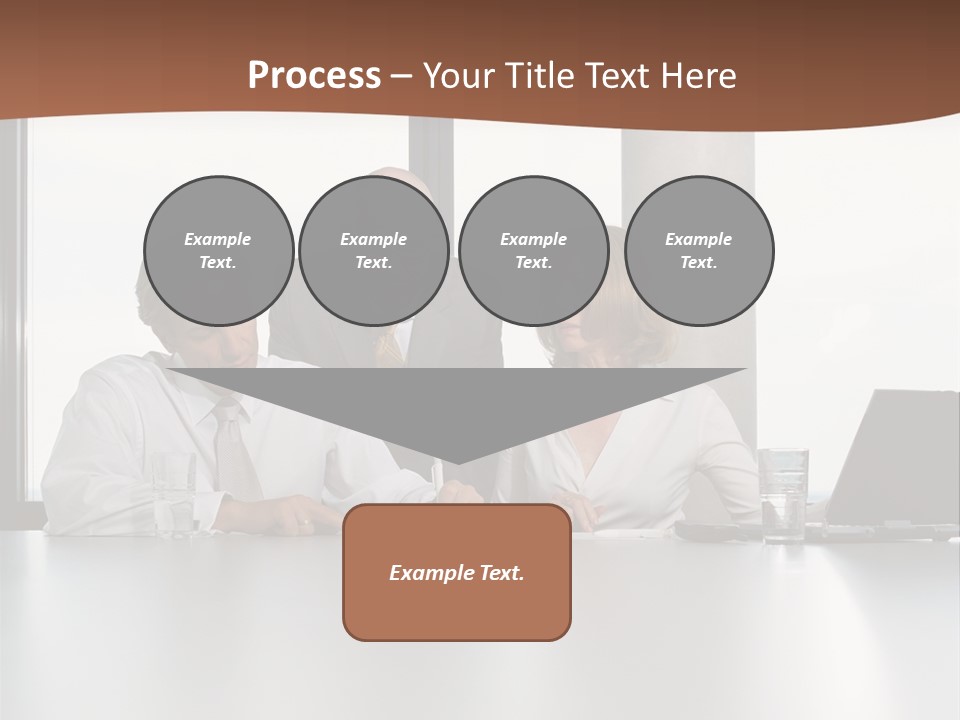 Businessclass Midman Laptopcomputer PowerPoint Template