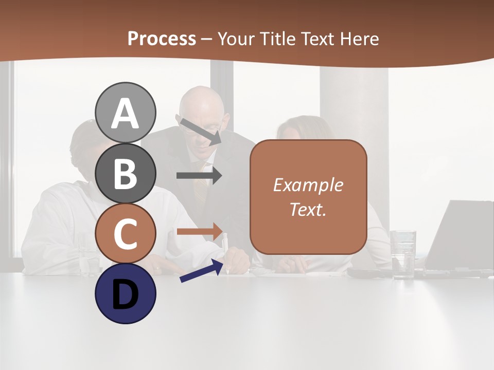 Businessclass Midman Laptopcomputer PowerPoint Template