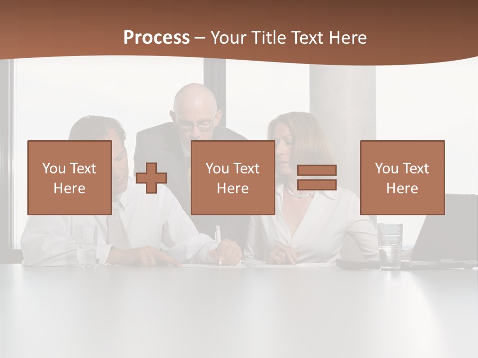 Businessclass Midman Laptopcomputer PowerPoint Template