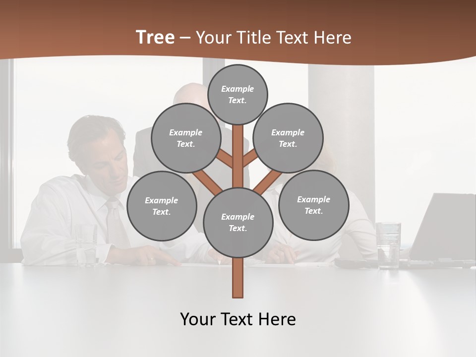 Businessclass Midman Laptopcomputer PowerPoint Template