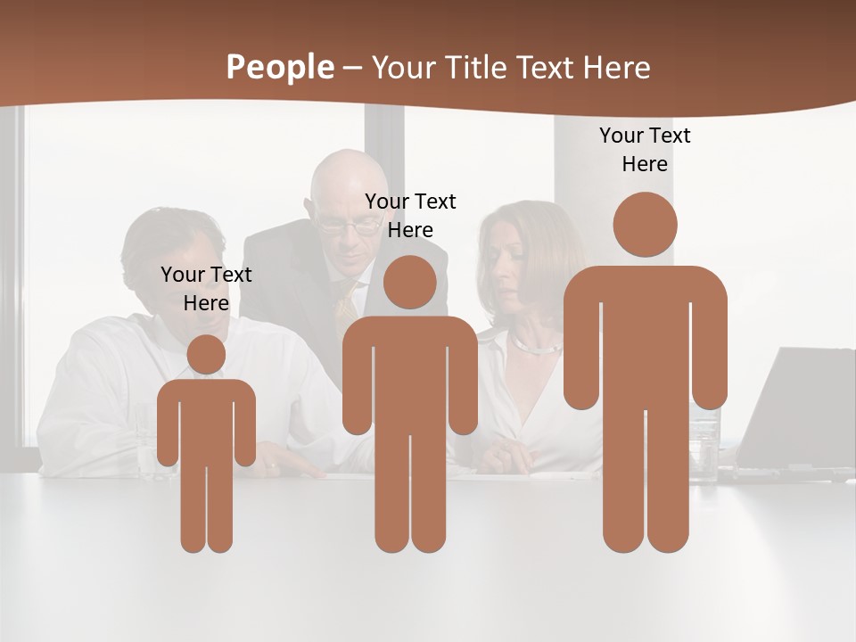 Businessclass Midman Laptopcomputer PowerPoint Template