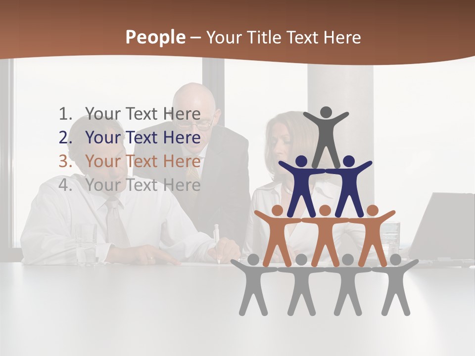 Businessclass Midman Laptopcomputer PowerPoint Template