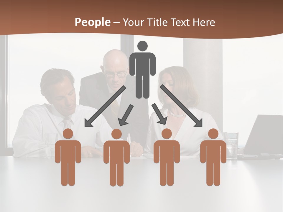 Businessclass Midman Laptopcomputer PowerPoint Template