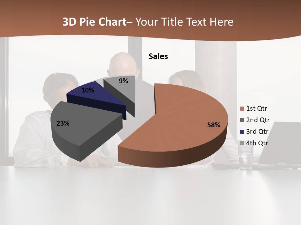 Businessclass Midman Laptopcomputer PowerPoint Template