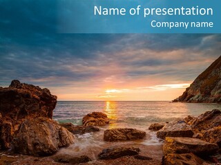 Rocks Water Landschaften PowerPoint Template