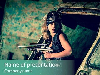 Treillis Hangar Masque PowerPoint Template