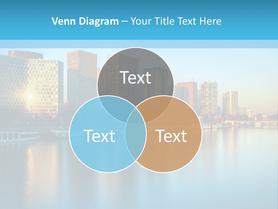 Architecture Touristique Eiffel PowerPoint Template