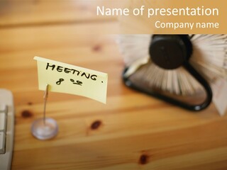 Plate Meeting At 8:00 PowerPoint Template