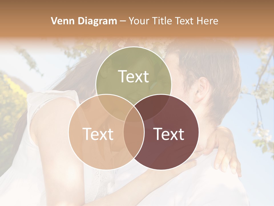 Romantik Freuen Couple PowerPoint Template