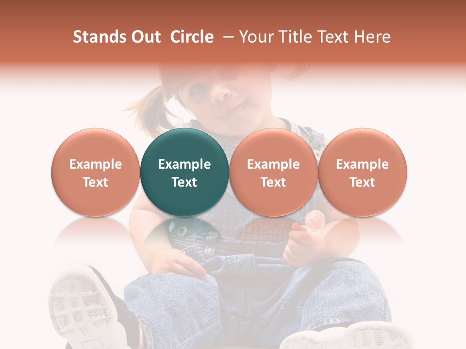 Sorridente Golosa Salopette PowerPoint Template