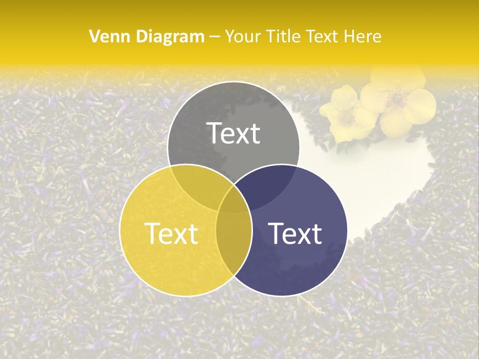 Amour Campagne Carte PowerPoint Template