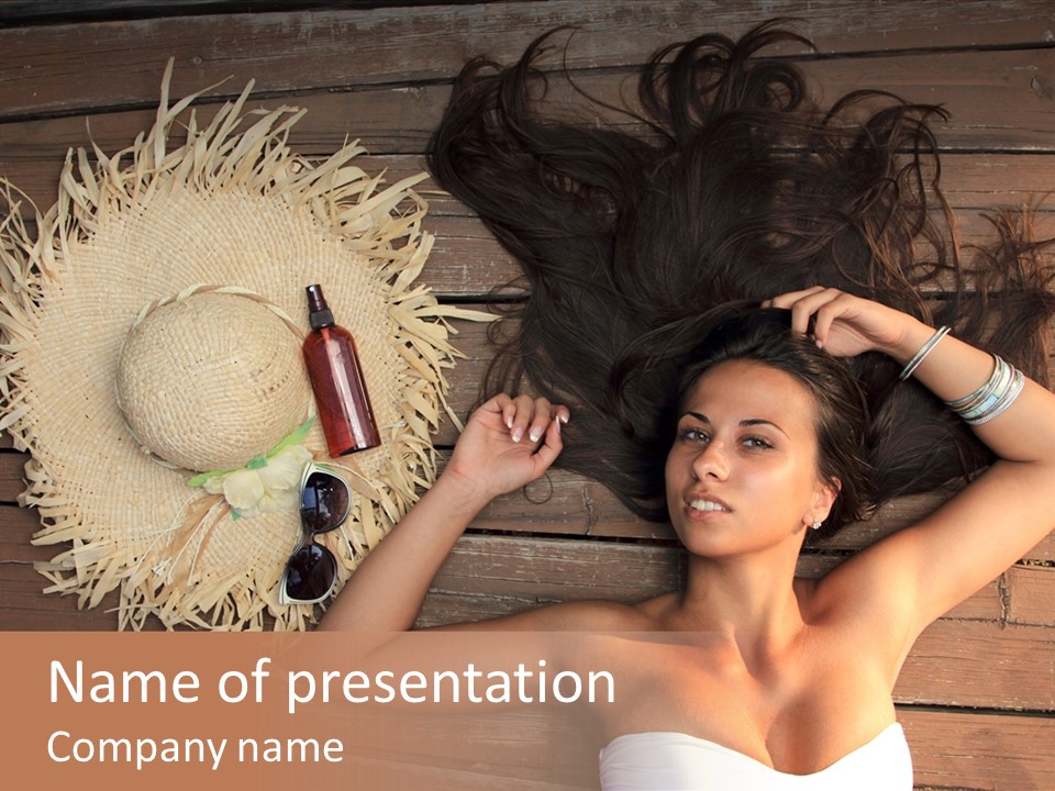 Coast Straw And PowerPoint Template