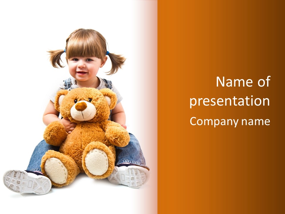 Pretty Toddler Giocattolo PowerPoint Template