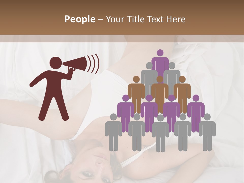 Frost Blond Expanse PowerPoint Template