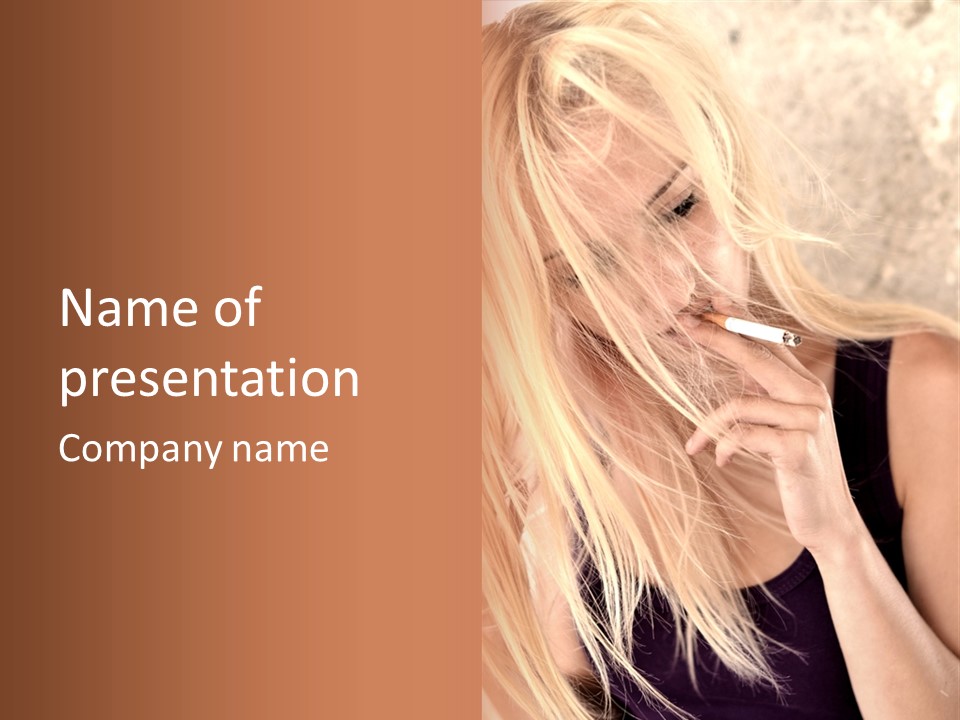 Fumeur Femelle Blond PowerPoint Template