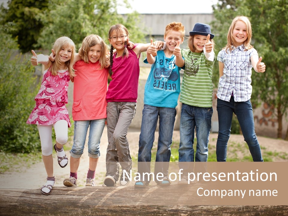 Schulfreunde Baum Grundschule PowerPoint Template