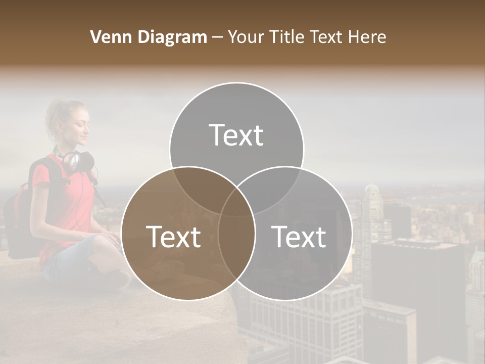 Panorama Computer Beauty PowerPoint Template