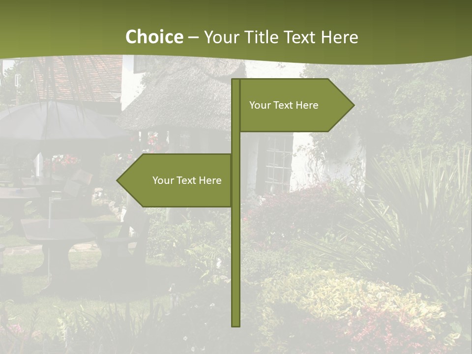 Attractive Thatched Devon Pub With Garden PowerPoint Template