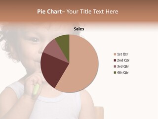 The Kid To Study To Clean A Teeth. PowerPoint Template