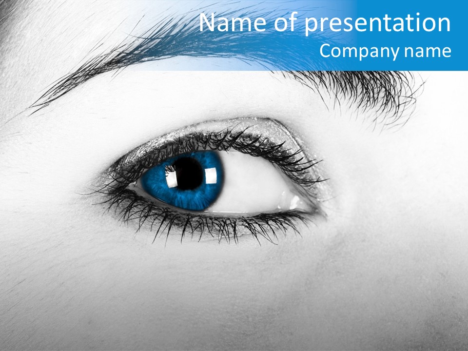 Close-Up De Uma Bela Mulher Com Olhos Azuis PowerPoint Template