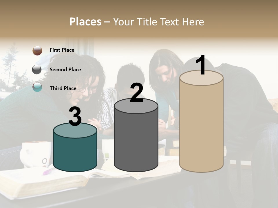 A Panoramic View Of Cincinnati Ohio PowerPoint Template