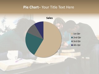 A Panoramic View Of Cincinnati Ohio PowerPoint Template