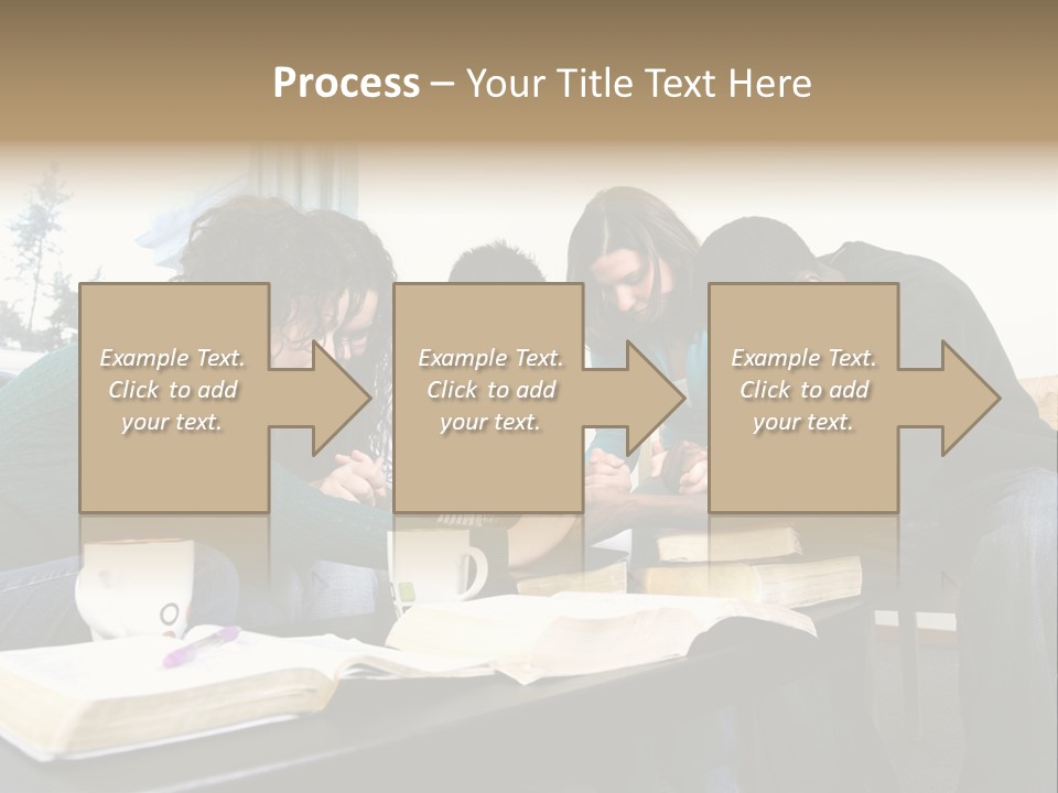 A Panoramic View Of Cincinnati Ohio PowerPoint Template