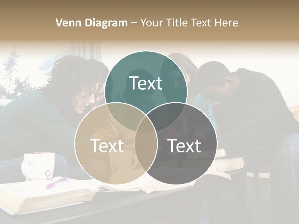 A Panoramic View Of Cincinnati Ohio PowerPoint Template