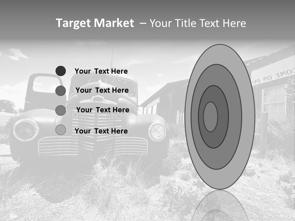 Route Automobile Red PowerPoint Template