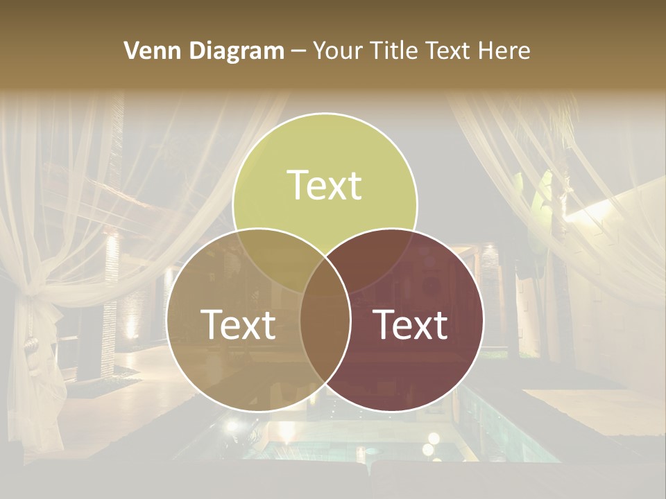 House Tourist Holiday PowerPoint Template